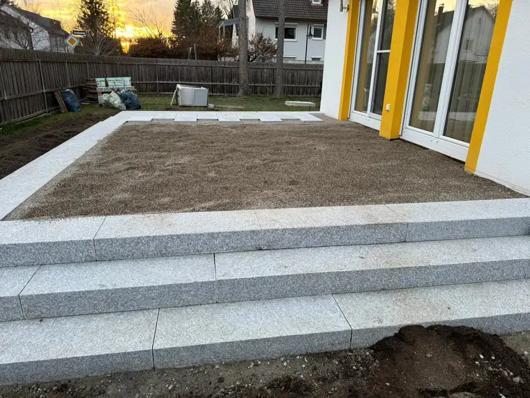 Eingegangenes Foto zu Außenarbeiten und Gartengestaltung